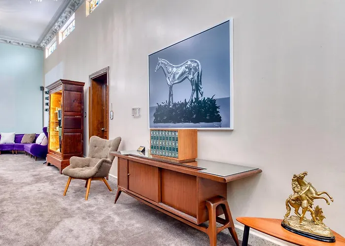 Hotel Pug Seal Polanco Anatole France 5*