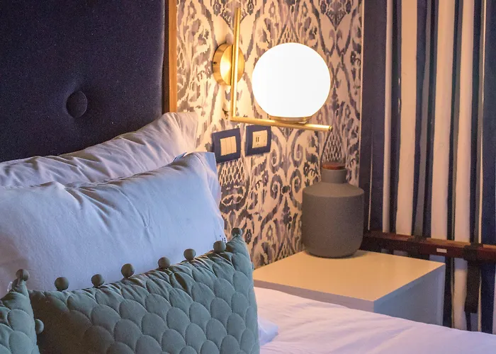 Pug Seal Polanco Anatole France Hotel 5*