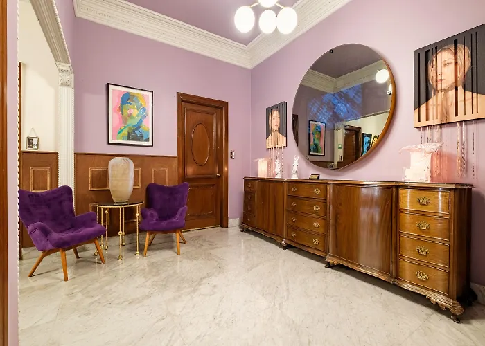 Hotel Pug Seal Polanco Anatole France