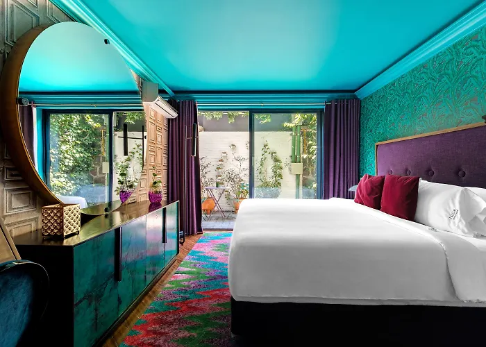 Pug Seal Polanco Anatole France Hotel 5*