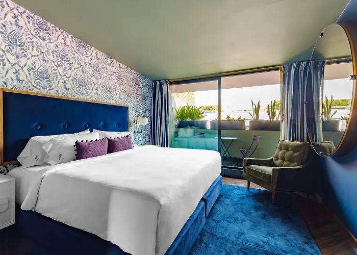 Hotel Pug Seal Polanco Anatole France